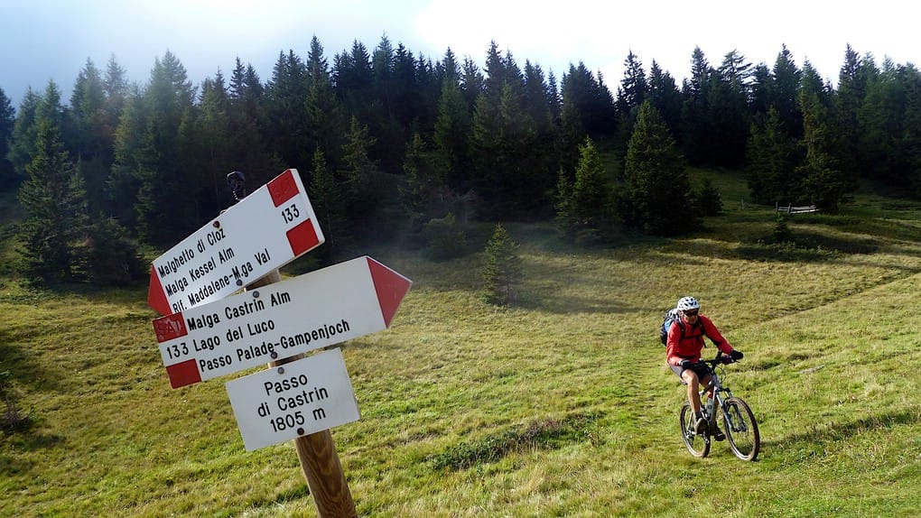 Mountainbiker am Hofmahdjoch - Passo di Castrin