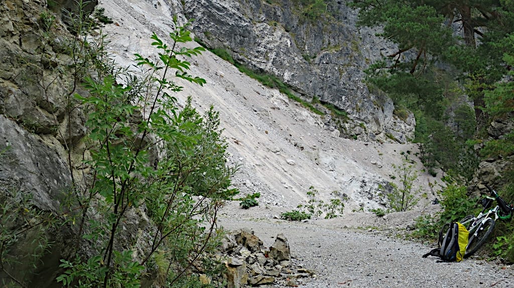 Bergrutsch in der Nähe von Podkuze