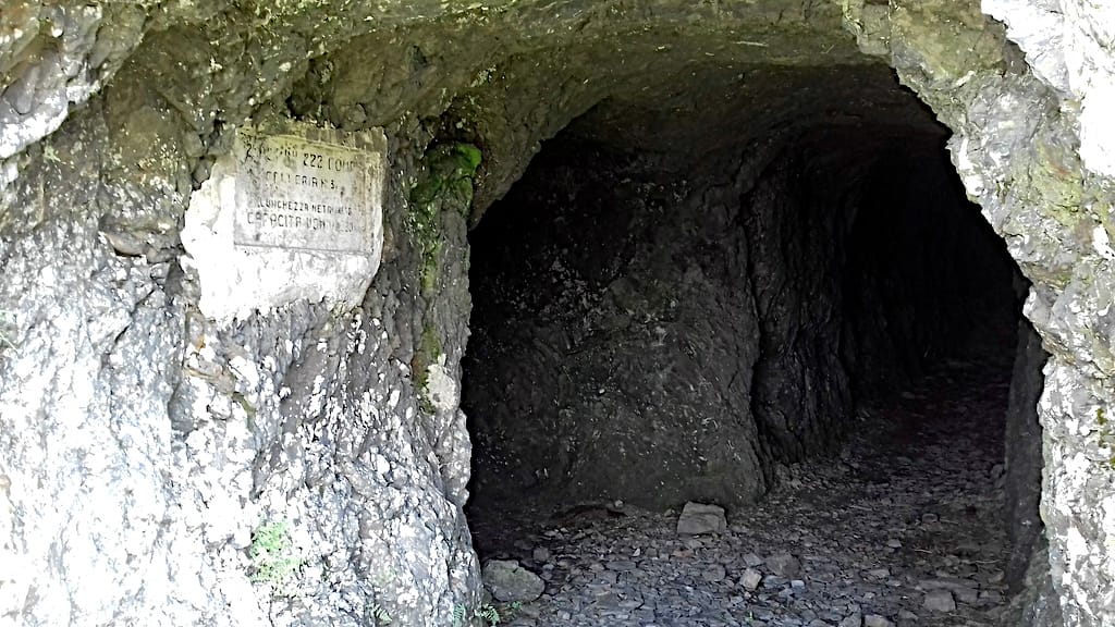 Einer der beiden Militärtunnel am Kronhof Törl 